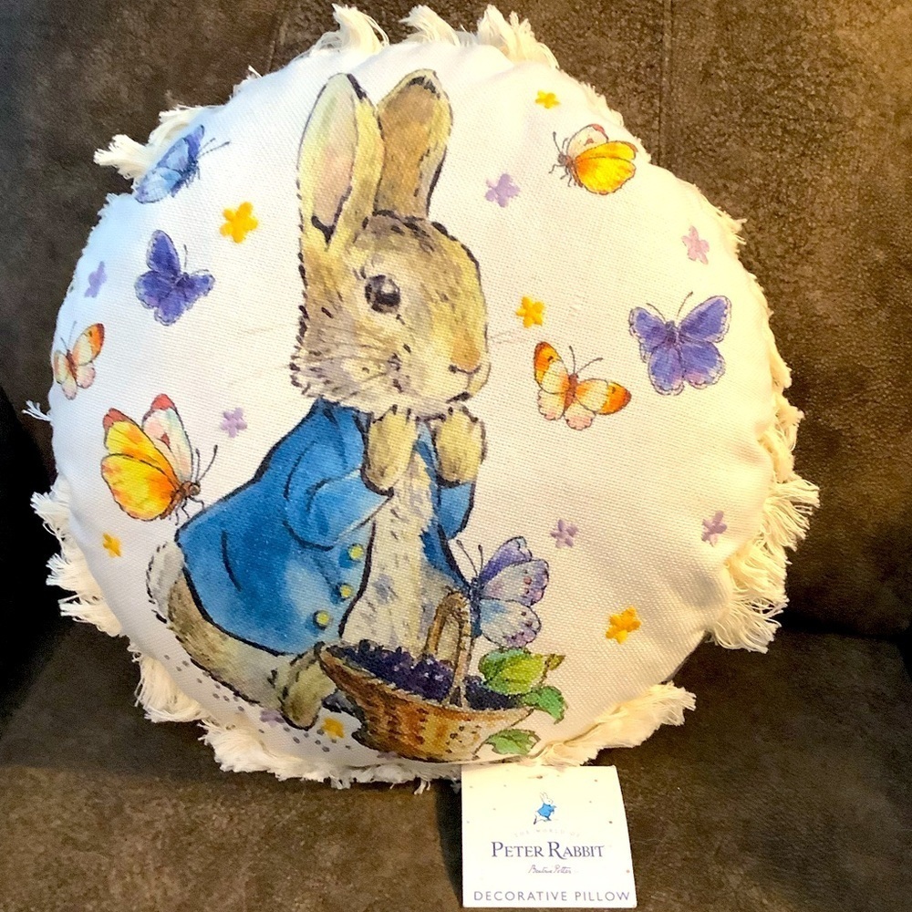 Peter Rabbit Beatrix Potter Round Decorative Pillow New - Picture 1 of 3